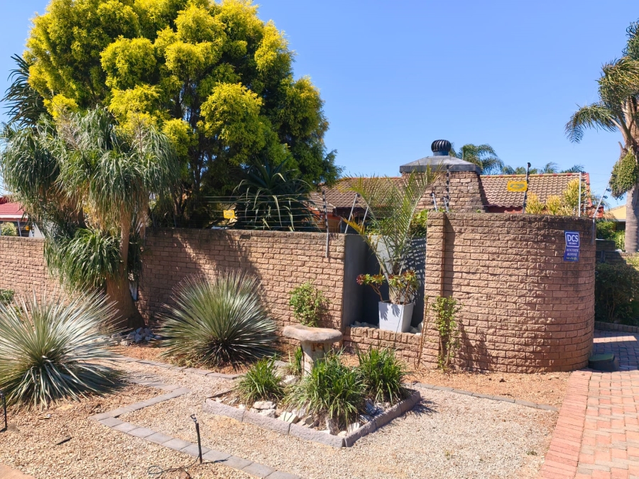 4 Bedroom Property for Sale in Azalea Park Eastern Cape